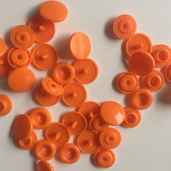 BOTÃO DE PRESSÃO RITAS LARANJA 12 mm C/10 UND