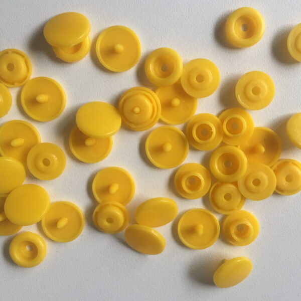 BOTÃO DE PRESSÃO RITA AMARELO 12 mm C/10 UND