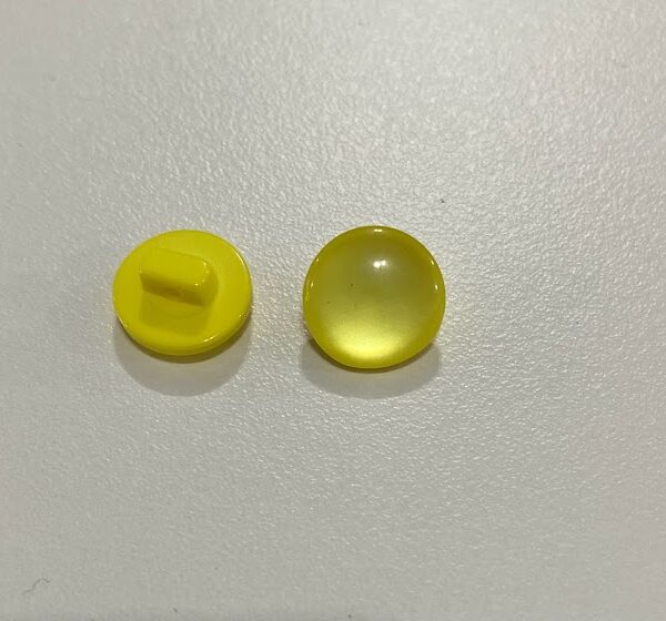 Botão de Costura Perolado c/ Pezinho T18 Amarelo Bebê