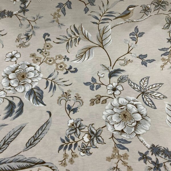 Tecido Semi Impermeável Belize Floral Branco fundo Bege Cor 6158 A