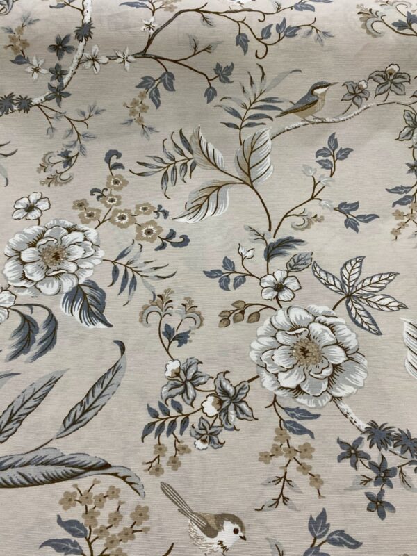 Tecido Semi Impermeável Belize Floral Branco fundo Bege Cor 6158 A
