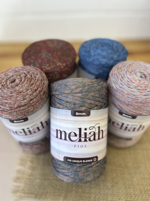 Fio de Poli&eacute;ster Unique Blends Meliah 8mm
